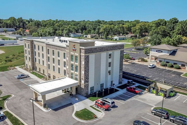 Hotel 2 of 44