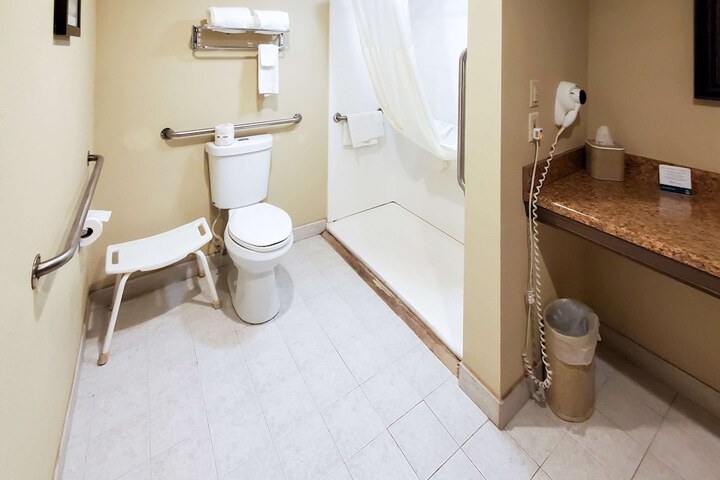 Room 46 of 69