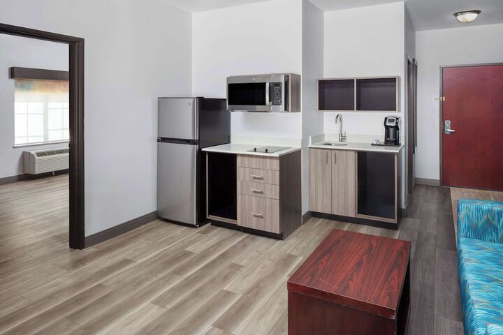 La Quinta Inn & Suites by Wyndham Woodward