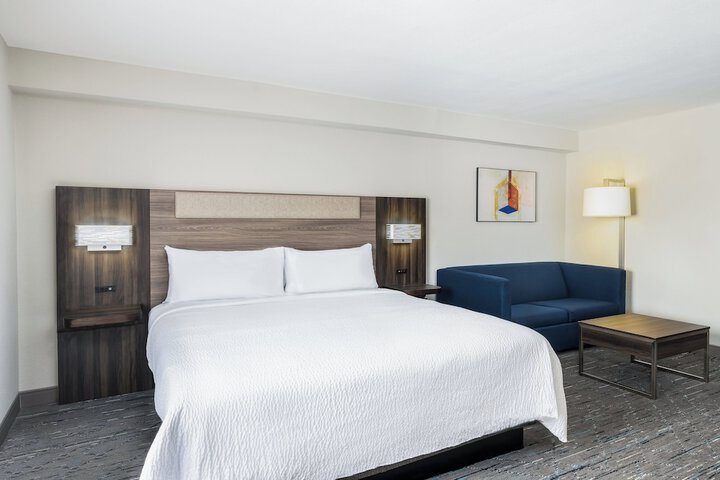 Room 40 of 60