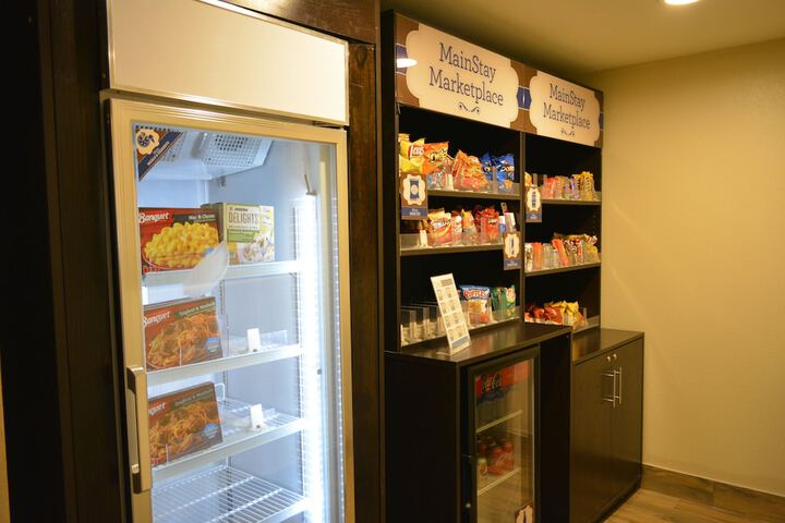 MainStay Suites Dubuque at Hwy 20
