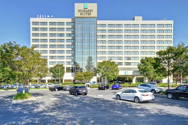 Hotel 2 of 103