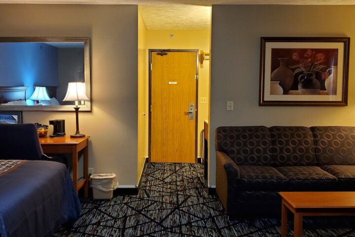Room 16 of 32
