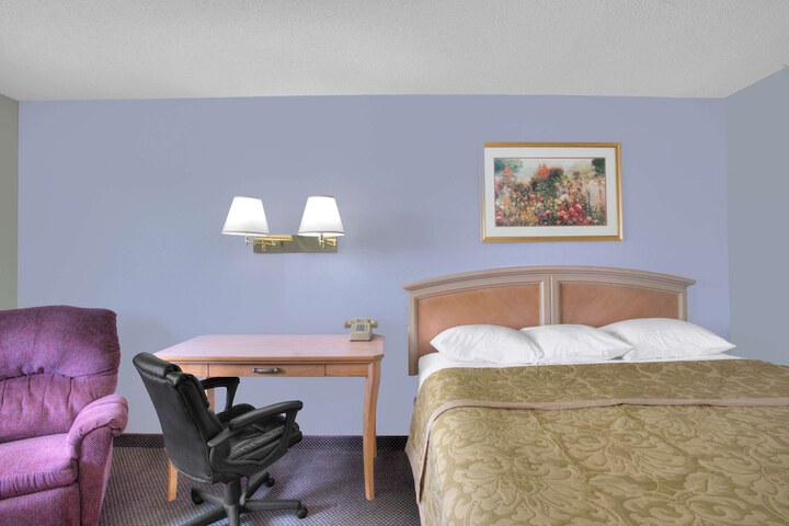 Room 11 of 18