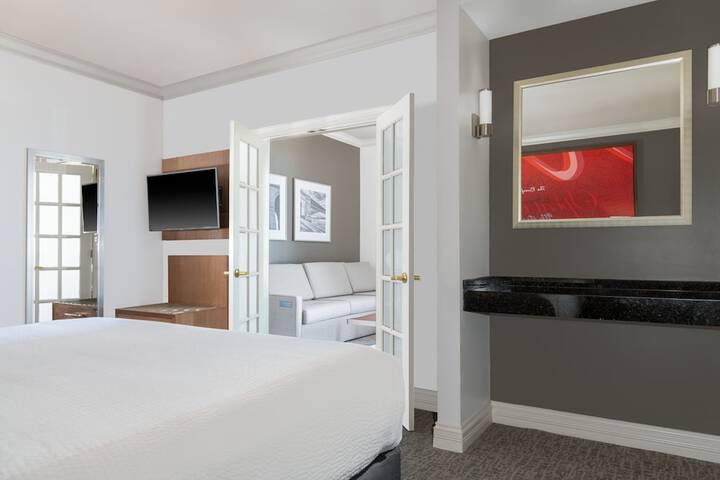 Room 16 of 53