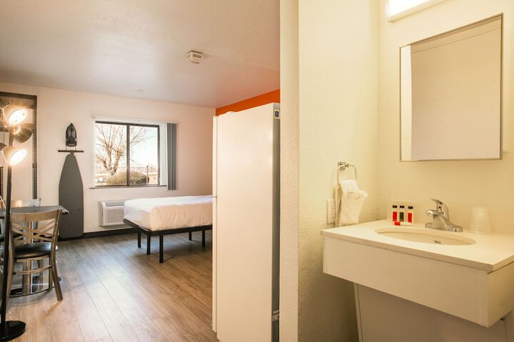 Room 12 of 28