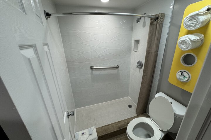 Room 15 of 41