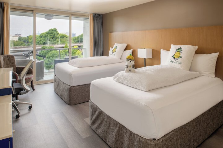Staypineapple Hotel Rose, Downtown Portland
