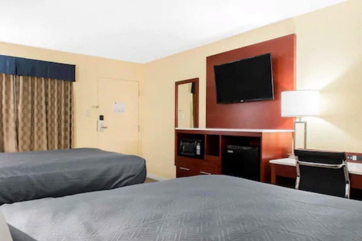 Room 15 of 23