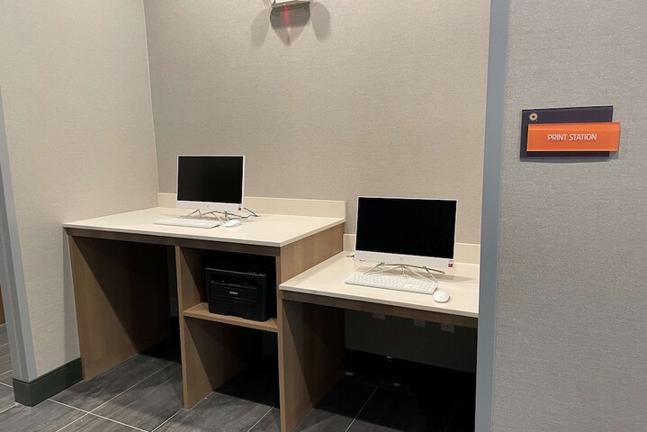 Business Center 47 of 49