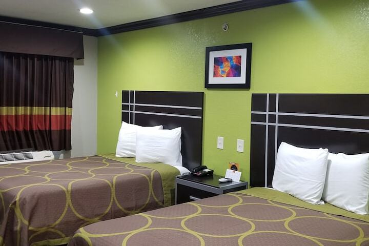 Room 27 of 47