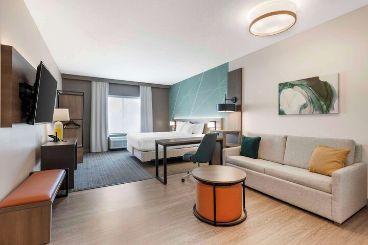 Comfort Suites Richmond East