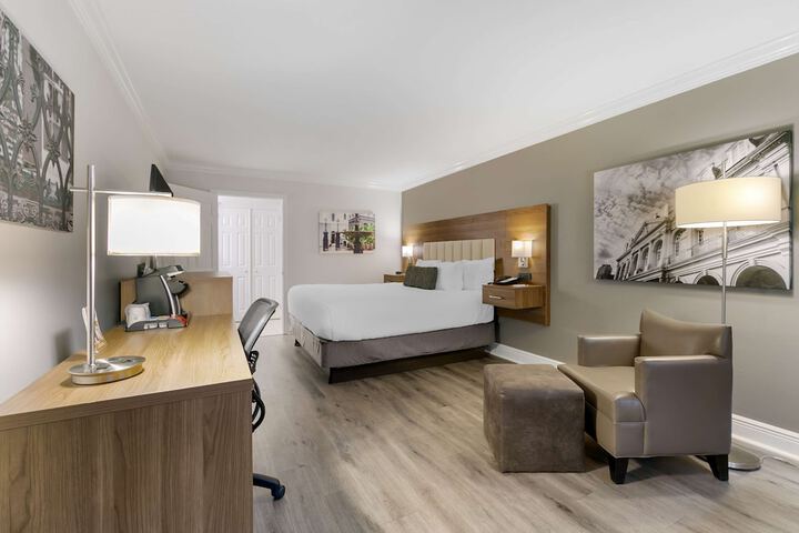 Room 25 of 61