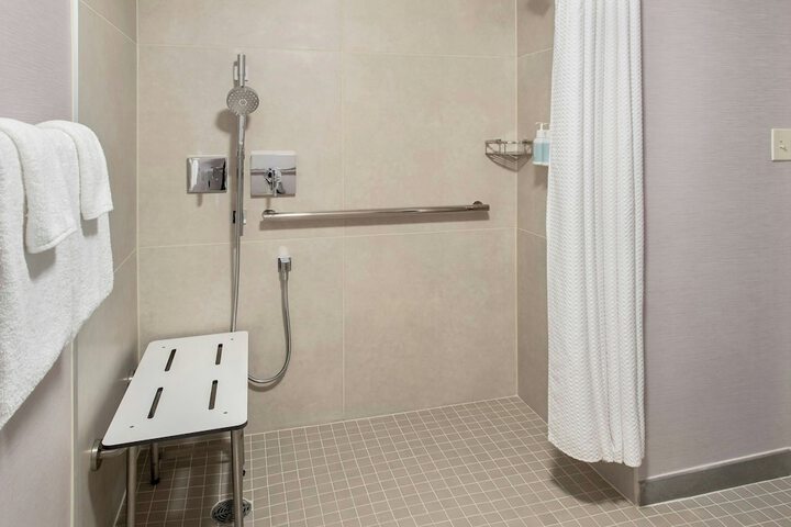 Courtyard by Marriott Newark Elizabeth