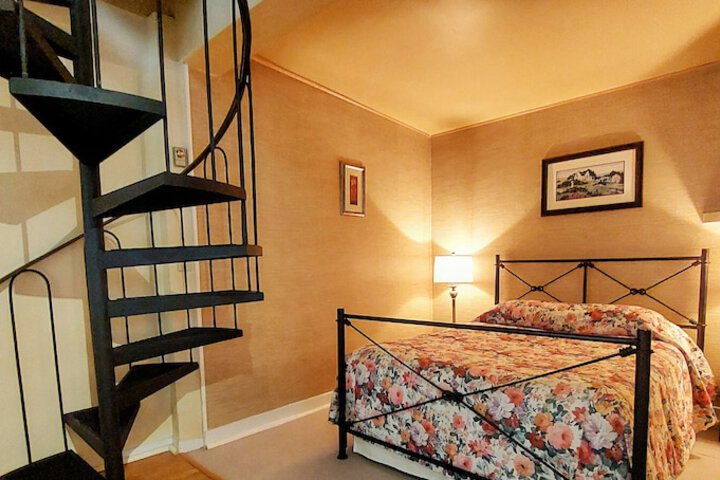 Room 38 of 71