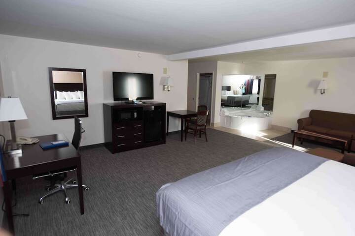 Room 11 of 32