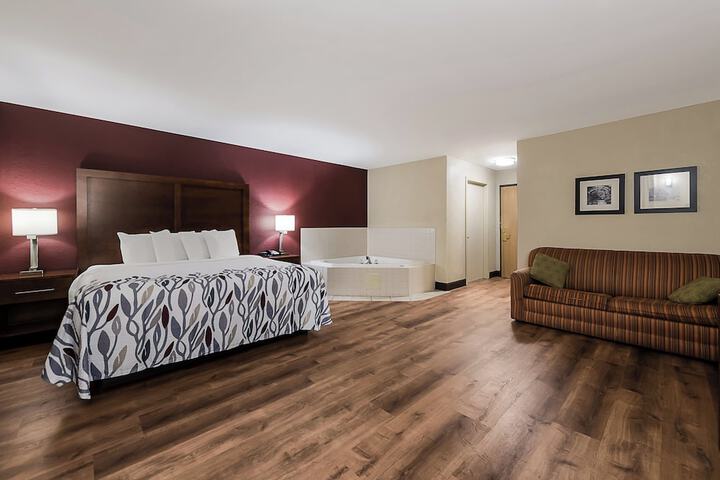 Room 18 of 25