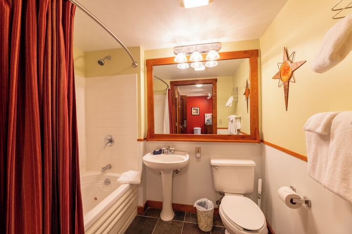 Room 30 of 48