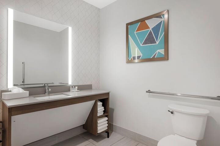 Comfort Suites Richmond East