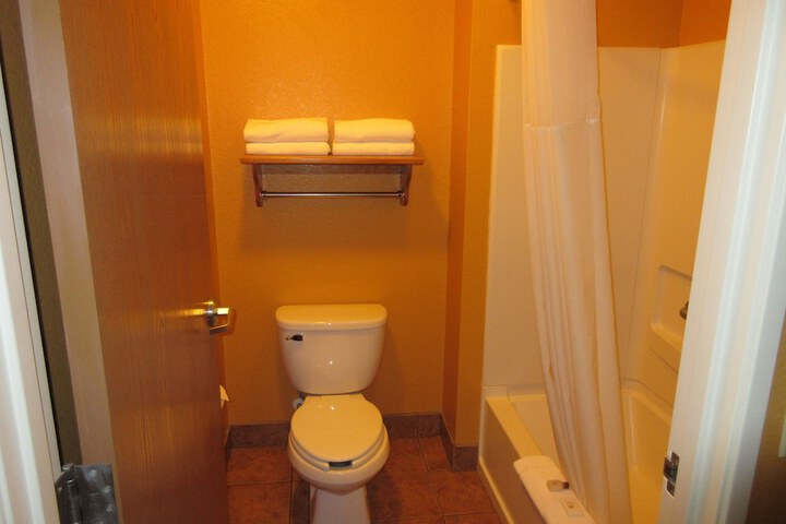 Room 27 of 44