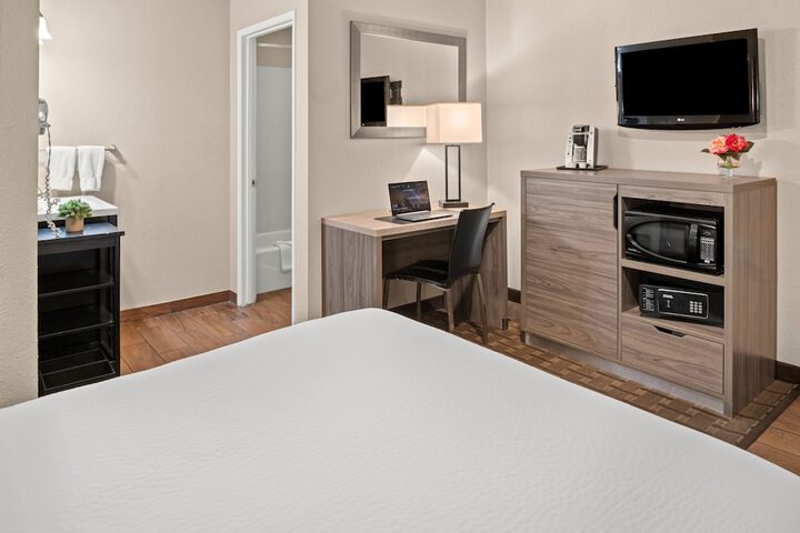 Room 12 of 38