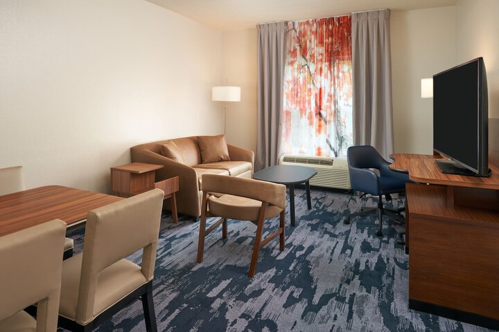 Room 16 of 38