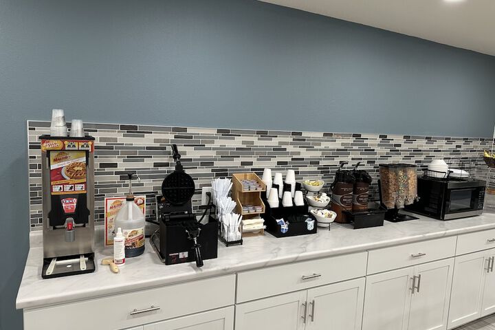 Breakfast/Coffee Service 21 of 23