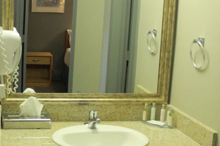 Room 8 of 24