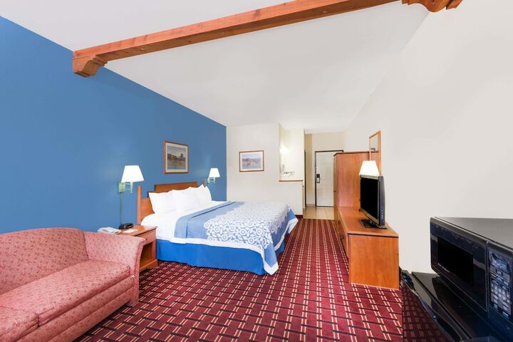 Room 14 of 27