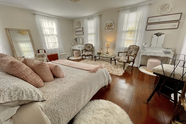 Room 11 of 19