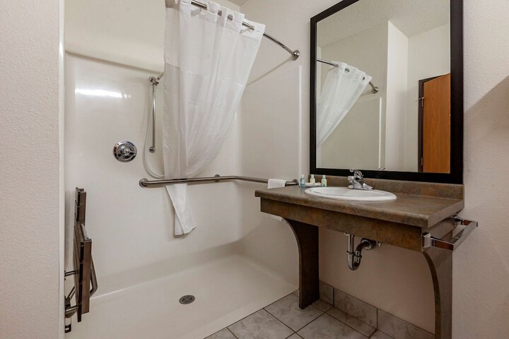 Room 16 of 29