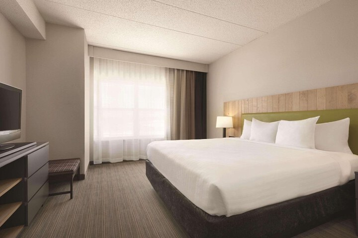Country Inn & Suites by Radisson Shoreview-Mounds View, MN
