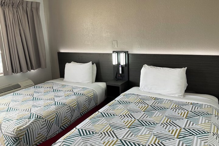 Room 9 of 26