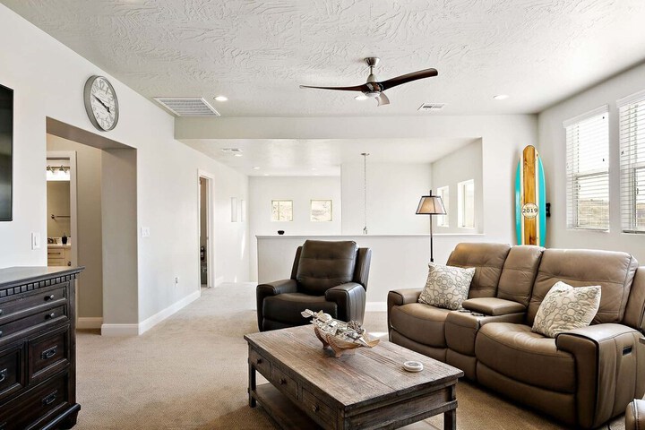 Curtis Ladera by RedAwning