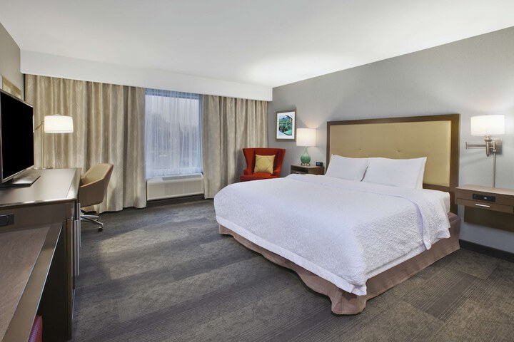Room 27 of 32