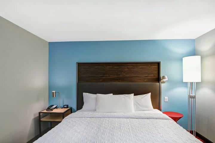 Room 30 of 48