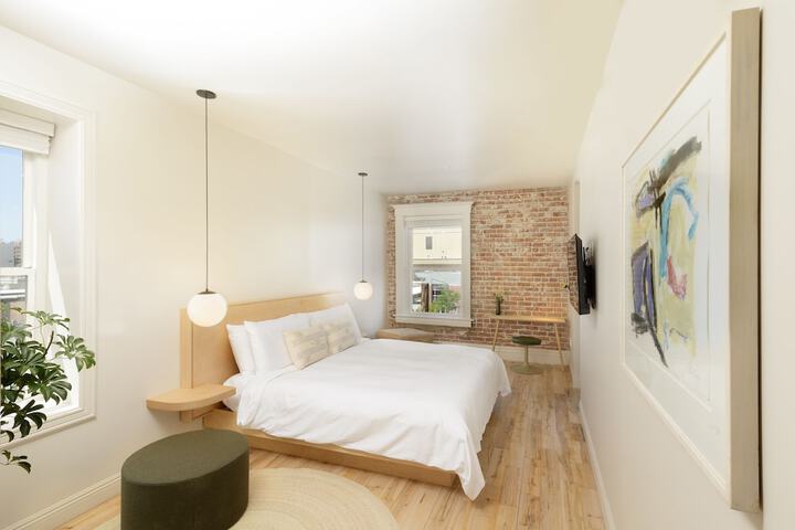 Room 13 of 46