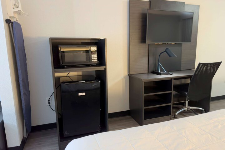 Room 12 of 27