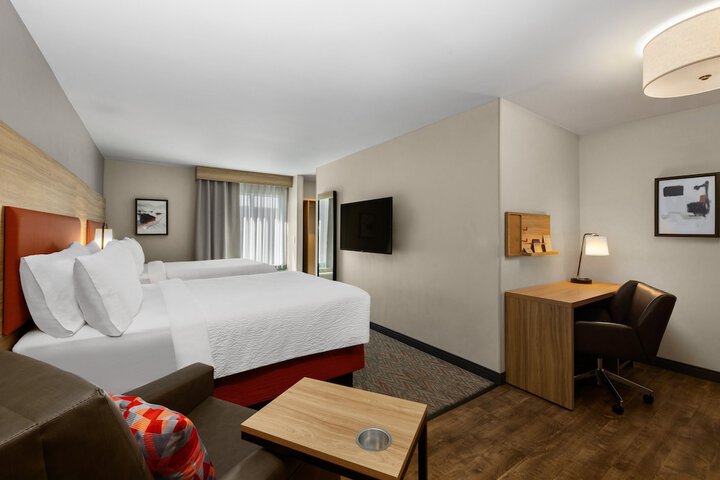 Room 27 of 49
