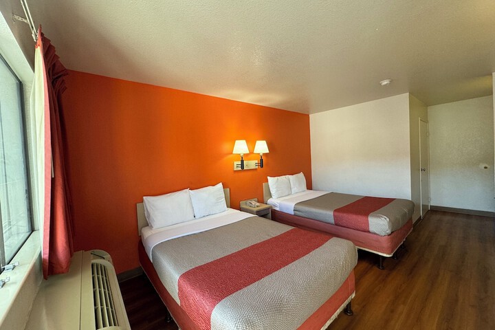 Motel 6 Bellflower CA - Los Angeles