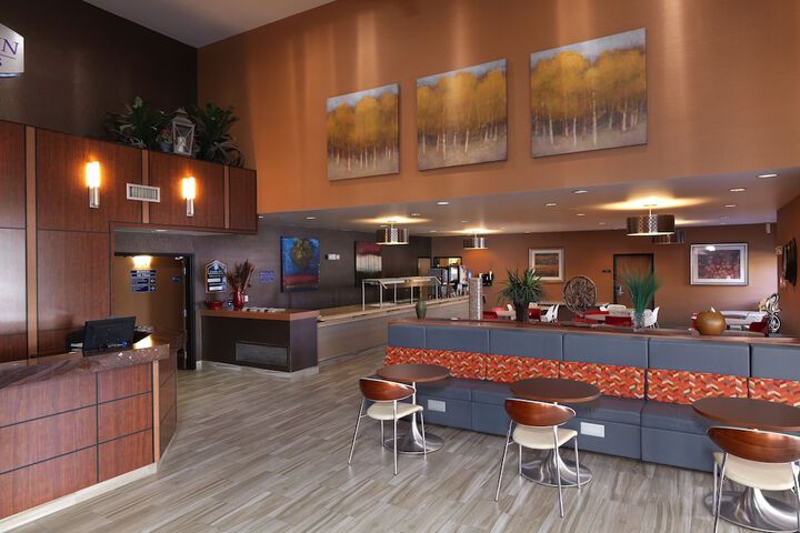 Crystal Inn Hotel & Suites Midvalley