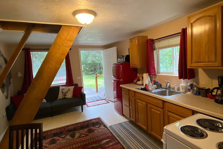 Nauti Otter Inn and Yurt Village