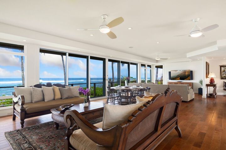 King Hale 4 Bedroom Home by RedAwning