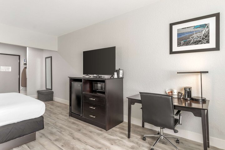 Room 8 of 29