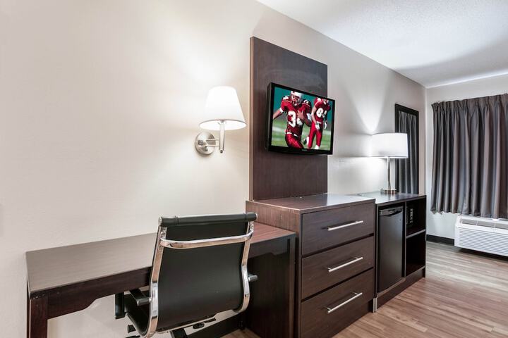 Room 25 of 38