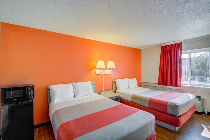Room 13 of 29