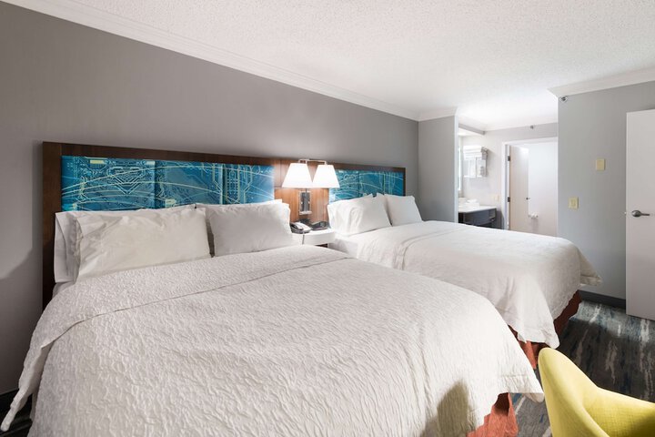 Hampton Inn & Suites Chicago / Hoffman Estates