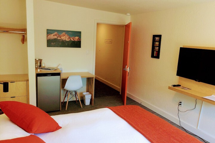 Room 35 of 68
