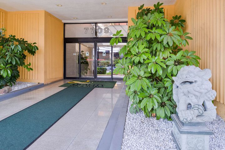 Hotel 4 of 52