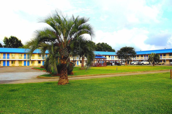 Motel 6 Winnie TX